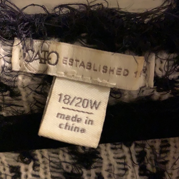 Cato sweater hooded vest plus size 18/20 - Picture 2 of 6